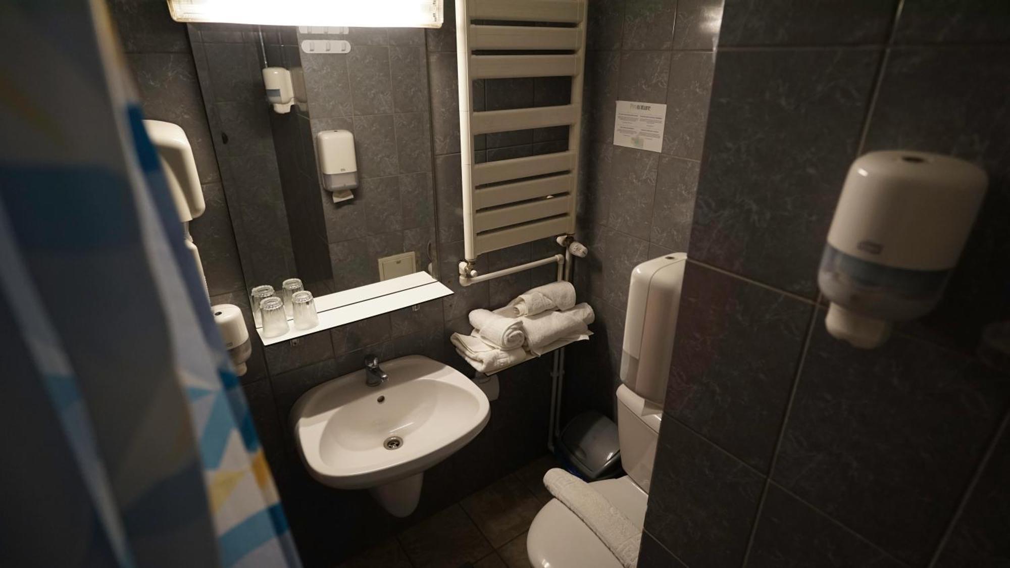 Vila Trandafirul Si Liliacul Hotell Caciulata Exteriör bild